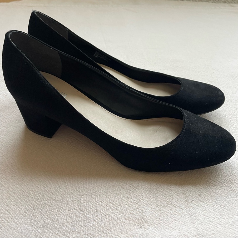 BAR lll Black Sued Heels